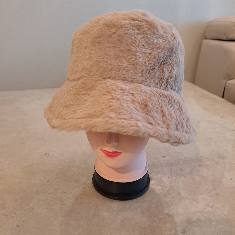 Women's fuzzy bucket with drawstring one size Tan New